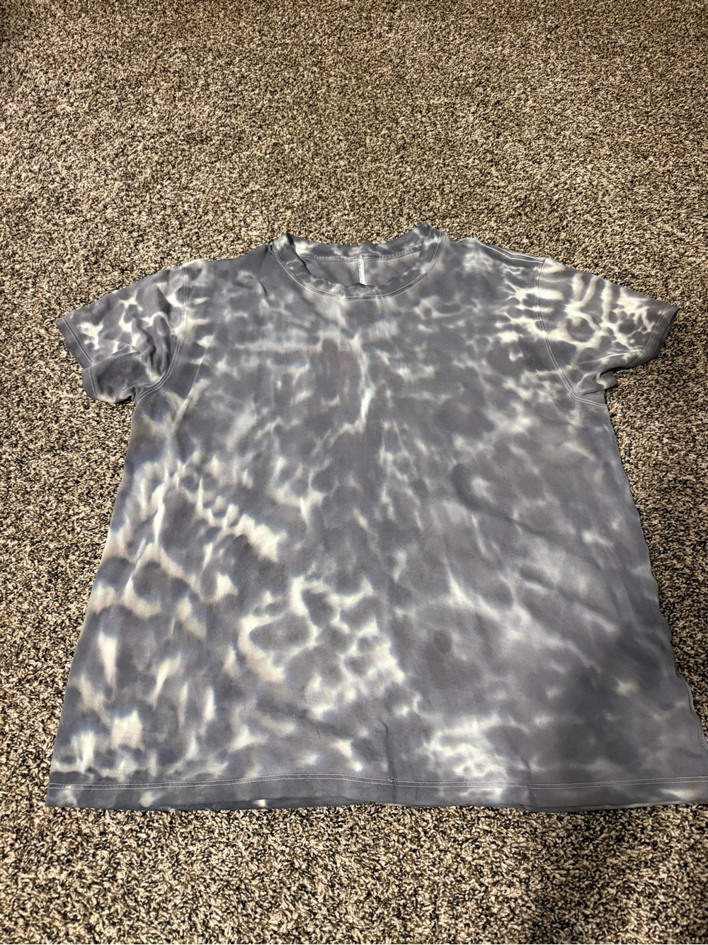 lululemon athletica Short Sleeve Tie-Dye Crew in Gray and White